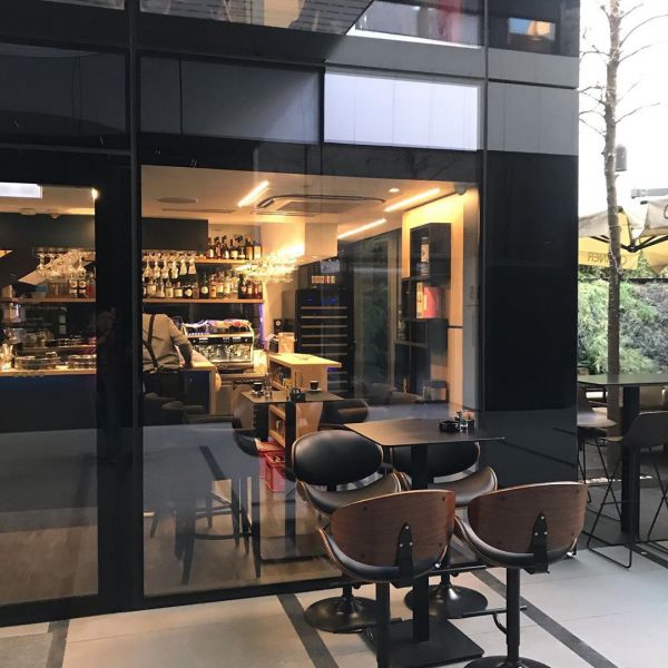 Nico’s Bar